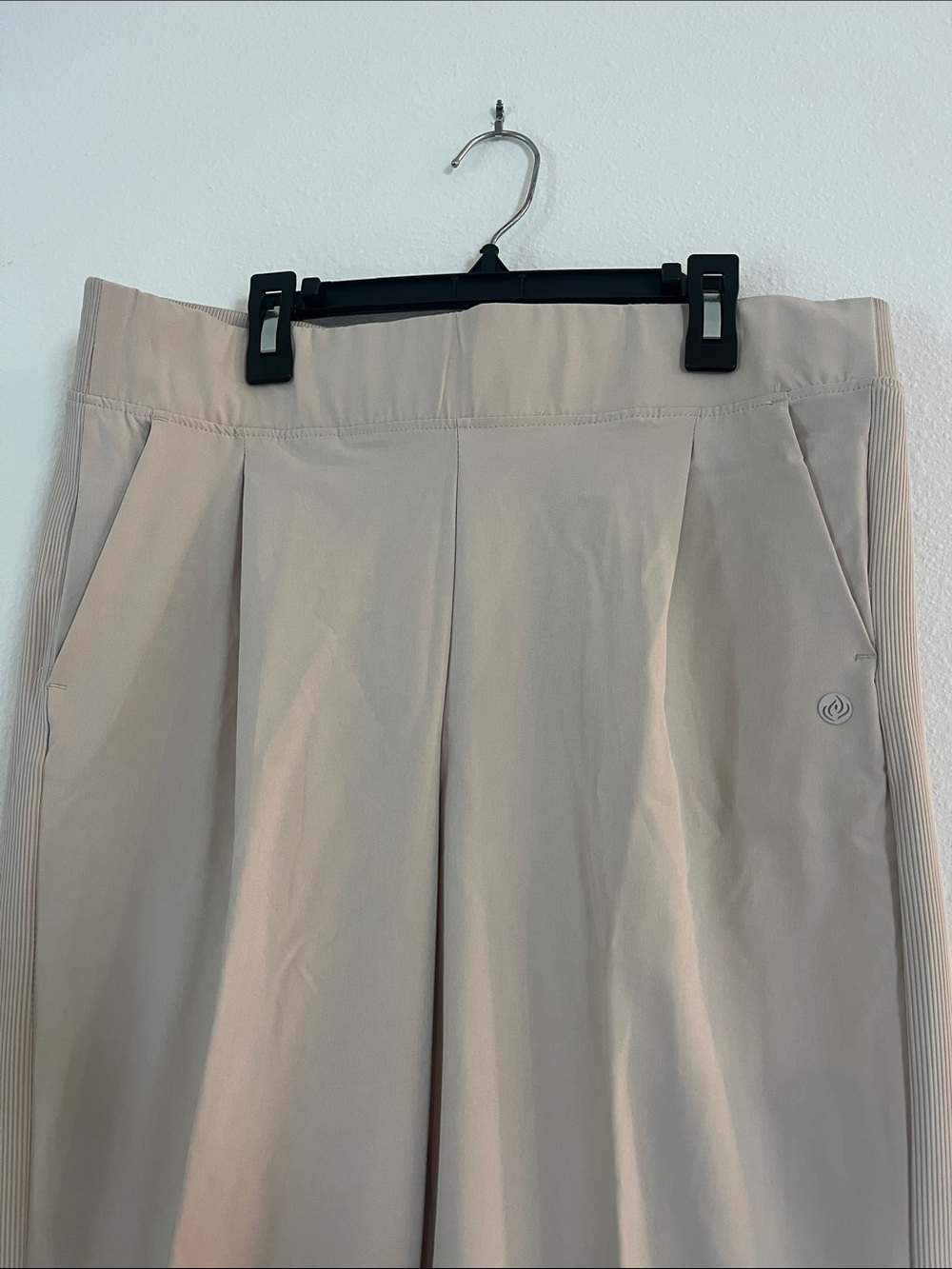 APANA Khaki Pleated Pull On Wicking Golf Pants - Picture 2 of 4